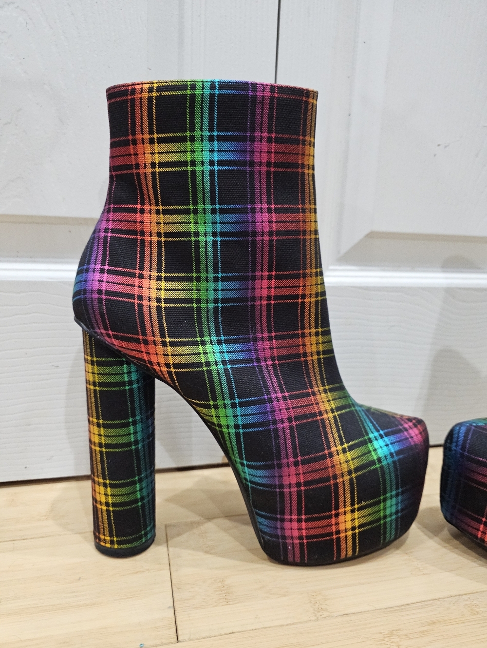 Privileged Lemon Drop Questar Rainbow Black Shiny Black Platform High Heel Boots - Picture 2 of 10